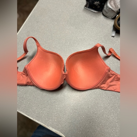 Victoria’s Secret padded peach color 34DDD bra - Picture 2 of 5